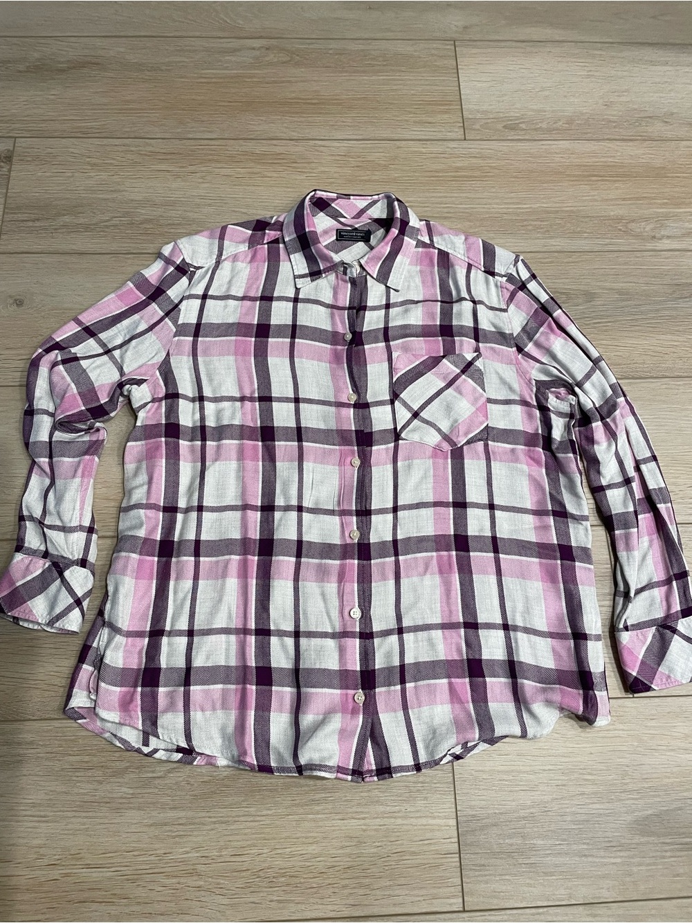 Vineyard Vines Pink, White & Purple Plaid Button-Up small